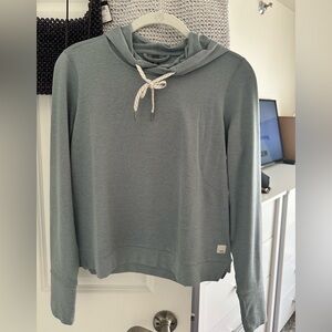 Vuori cropped hoodie! NWT!